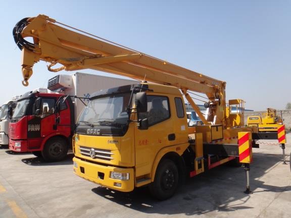 東風(fēng)多利卡18米高空作業(yè)車