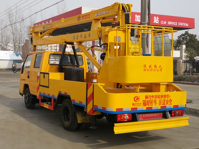 高空作業(yè)車夏季出行需注意什么