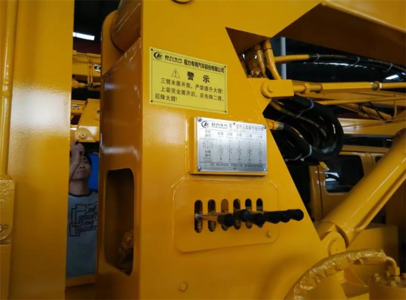 東風(fēng)雙排高空作業(yè)車｛12米.14米.16米｝