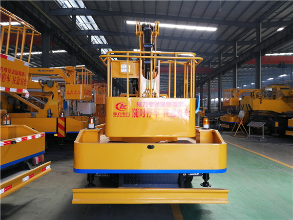 江鈴藍牌12米高空作業(yè)車