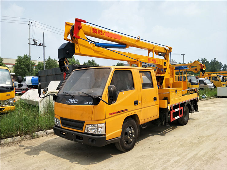 國五排放的江鈴雙排12米高空作業(yè)車