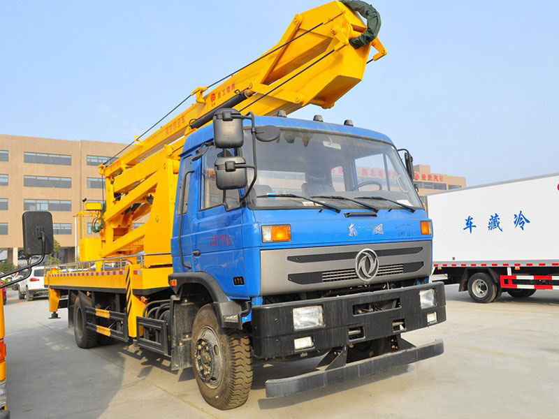 程力東風(fēng)153 20米高空作業(yè)車(chē)
