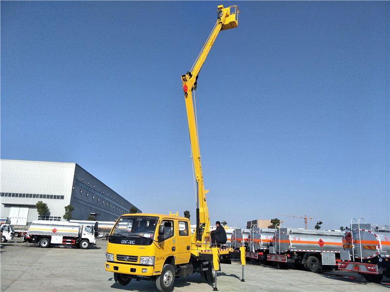 東風多利卡14米高空作業(yè)車