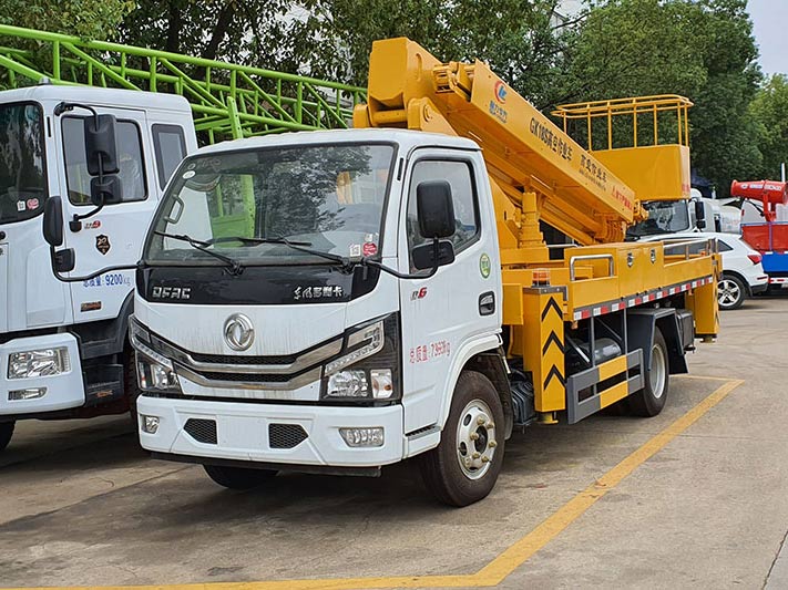 國六東風18米藍牌路燈維修安裝車