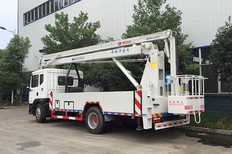 國六東風(fēng)D9型20米高空作業(yè)車