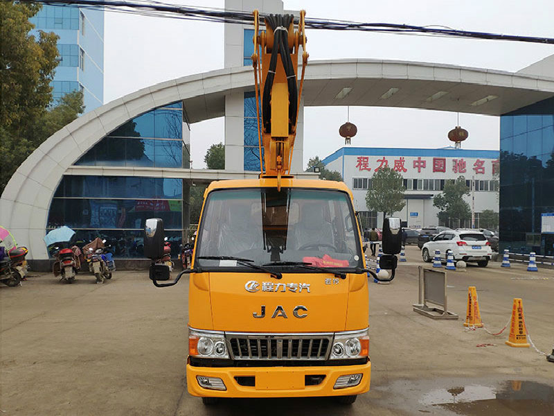 十幾萬的江準(zhǔn)14米高空作業(yè)車 性能強(qiáng) 性價高