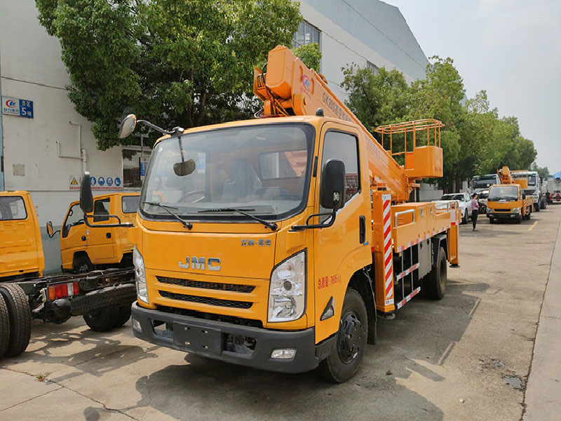 程力高空作業(yè)車(chē)廠家教你如何正確的選購(gòu)22米直臂高空作業(yè)車(chē)