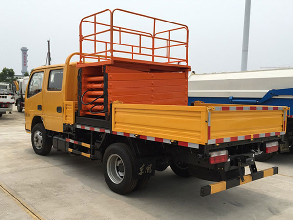 東風(fēng)12米剪叉式高空作業(yè)車(chē)