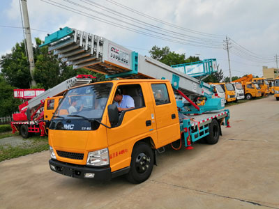 江鈴32米云梯高空作業(yè)車