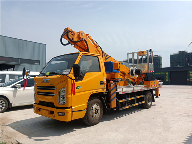 江鈴國六17.2米藍牌伸縮臂高空作業(yè)車