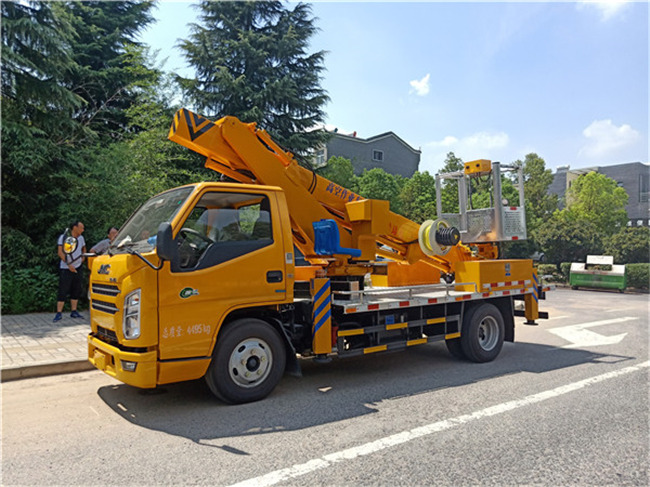 國六江鈴17.2米藍(lán)牌伸縮臂高空作業(yè)車