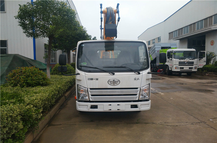 最新國六解放13.5米高空作業(yè)車