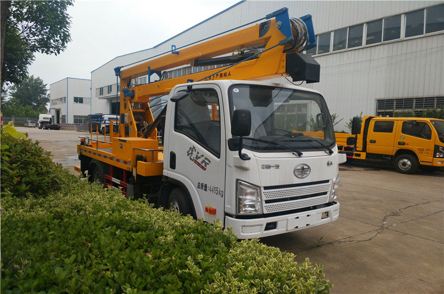 最新國六解放13.5米高空作業(yè)車