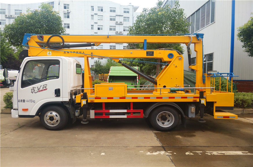 最新國六解放13.5米高空作業(yè)車