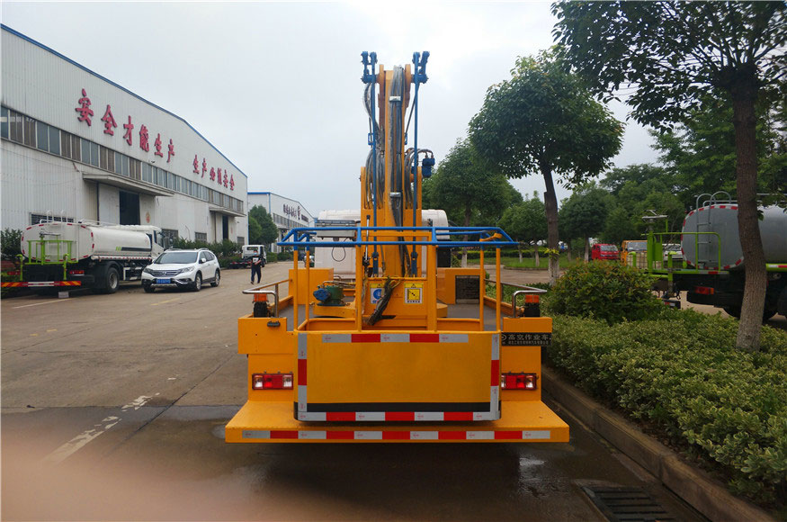 最新國六解放13.5米高空作業(yè)車