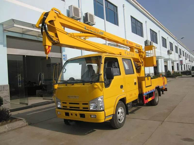 高空作業(yè)車操作技巧