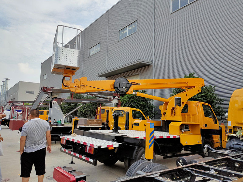 藍(lán)牌國六江鈴21米-17.5米-23米高空作業(yè)車價格