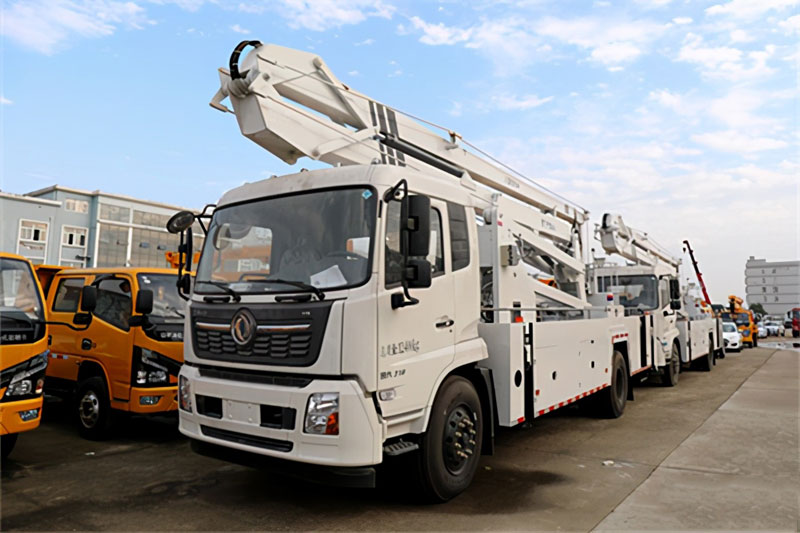 新款東風(fēng)天錦VR國(guó)六24米折疊臂式高空作業(yè)車
