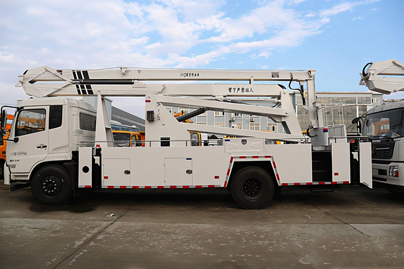 新款東風(fēng)天錦VR國(guó)六24米折疊臂式高空作業(yè)車