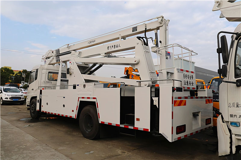 新款東風(fēng)天錦VR國(guó)六24米折疊臂式高空作業(yè)車