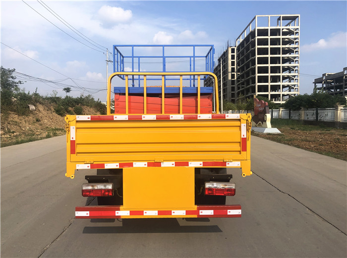 國六藍(lán)牌8-10米東風(fēng)多利卡升降平臺車