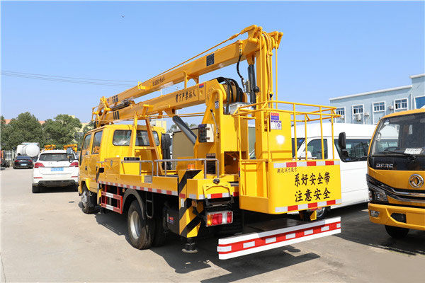慶鈴五十鈴ELF雙排國(guó)六18.5米折疊臂式高空作業(yè)車