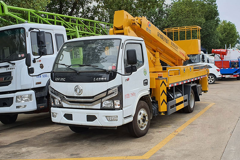 國六東風多利卡18米直臂高空作業(yè)車