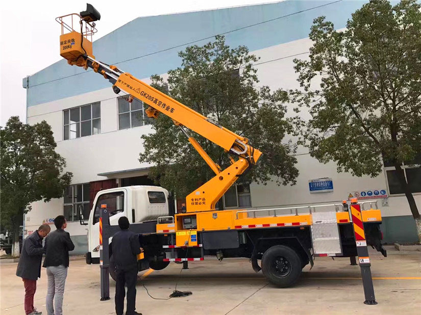 國(guó)六江鈴18-25米伸縮臂高空作業(yè)車