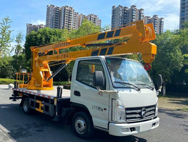 13.5米凱馬藍(lán)牌汽油高空作業(yè)車