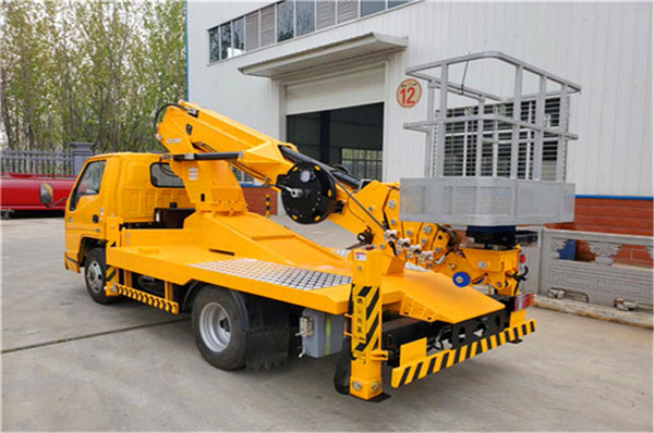 24米高空作業(yè)車-藍牌國六