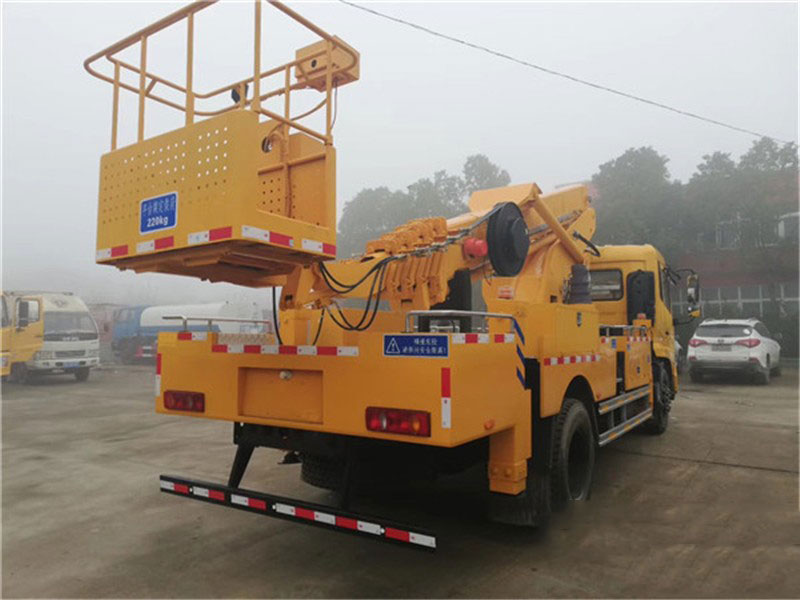 31米直臂式高空作業(yè)車-天錦伸縮臂高空作業(yè)車