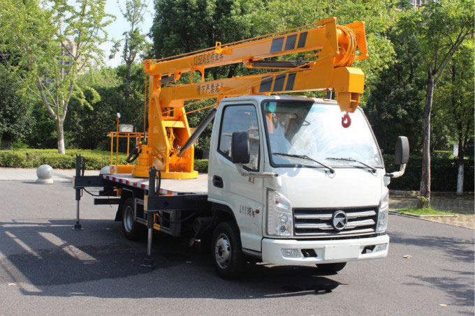 國六藍牌凱馬折臂高空作業(yè)車-13.5米