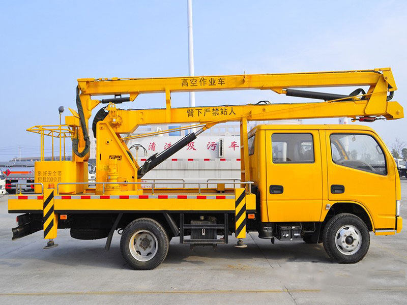 解放國(guó)六14米折臂高空作業(yè)車(chē)
