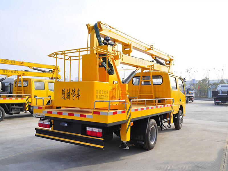 解放國(guó)六14米折臂高空作業(yè)車