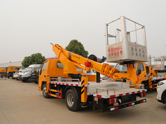21米的高空作業(yè)車(chē)可以上藍(lán)牌嗎
