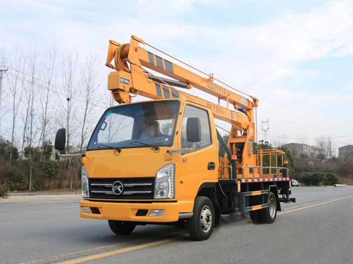 國(guó)六凱馬13.5米藍(lán)牌高空作業(yè)車