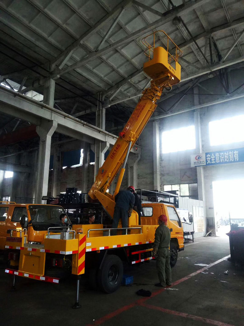 江鈴藍牌12-16米高空作業(yè)車
