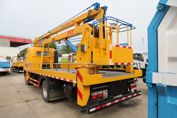 新款東風多利卡D7國六18米折疊臂式高空作業(yè)車