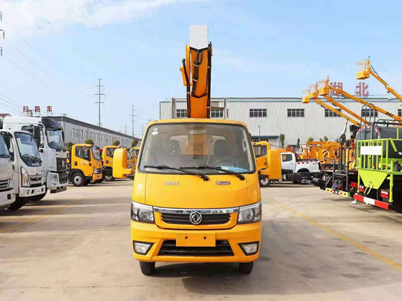 國(guó)六東風(fēng)途逸藍(lán)牌20米高空作業(yè)車