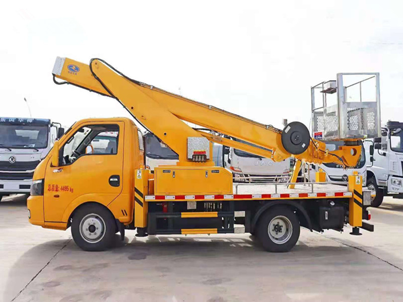 國六東風(fēng)途逸藍(lán)牌20米高空作業(yè)車