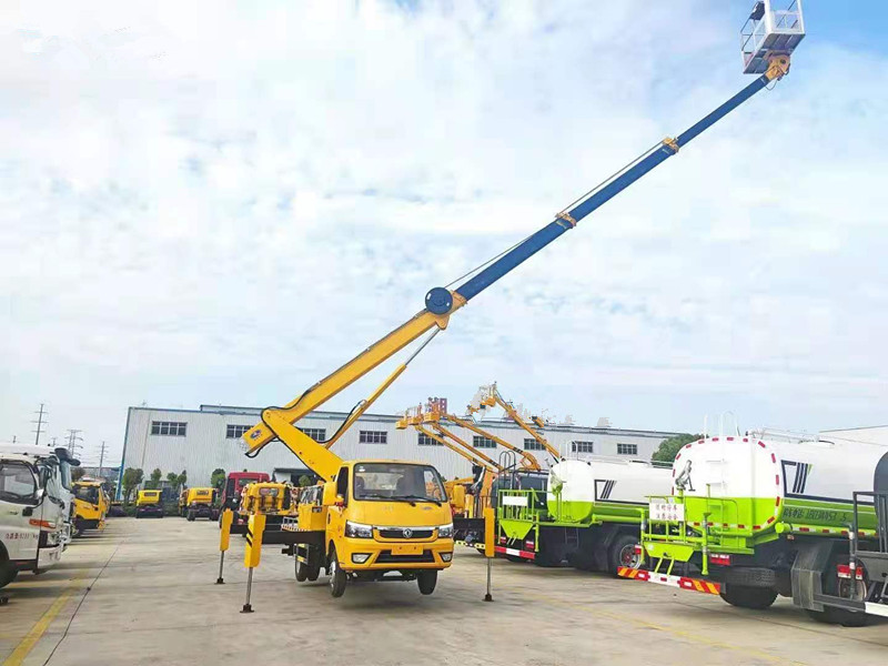 國六東風(fēng)途逸藍(lán)牌20米高空作業(yè)車