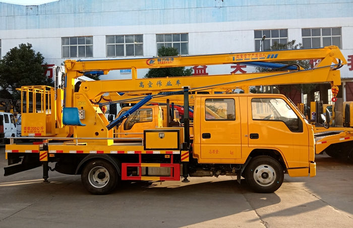 國六江鈴順達雙排座17.5米折臂式高空作業(yè)車