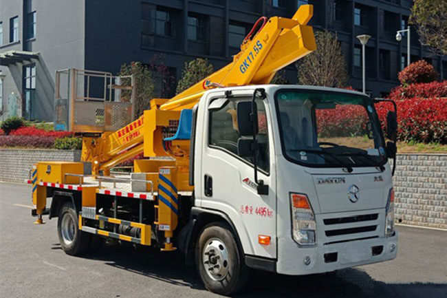 國六大運(yùn)17.5米高空作業(yè)車