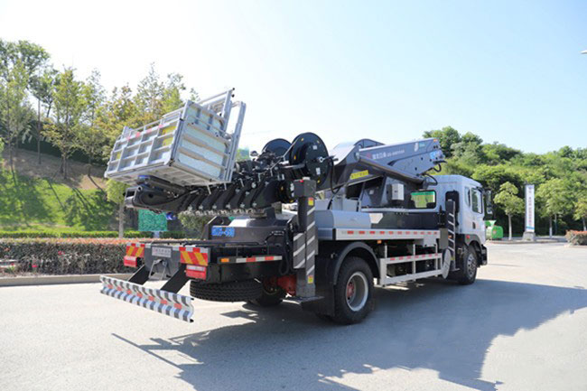 國六東風(fēng)45米高空作業(yè)車