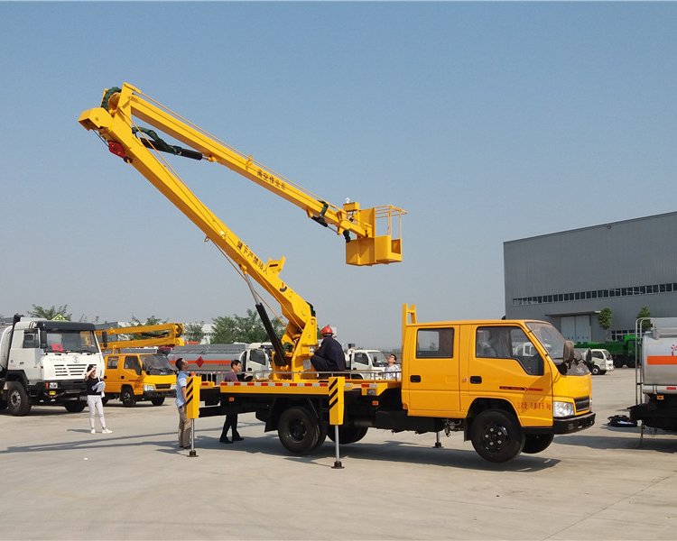 東風(fēng)雙排座14米國六高空作業(yè)車