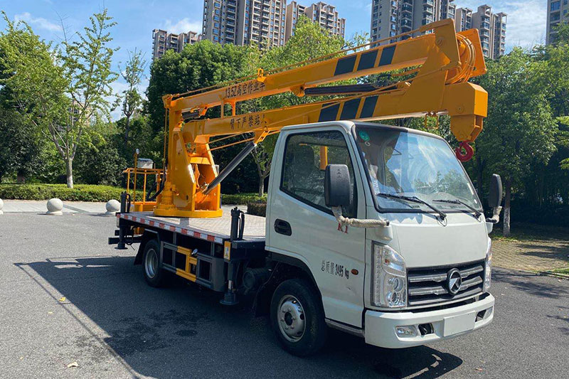 凱馬13.5米藍(lán)牌高空作業(yè)車