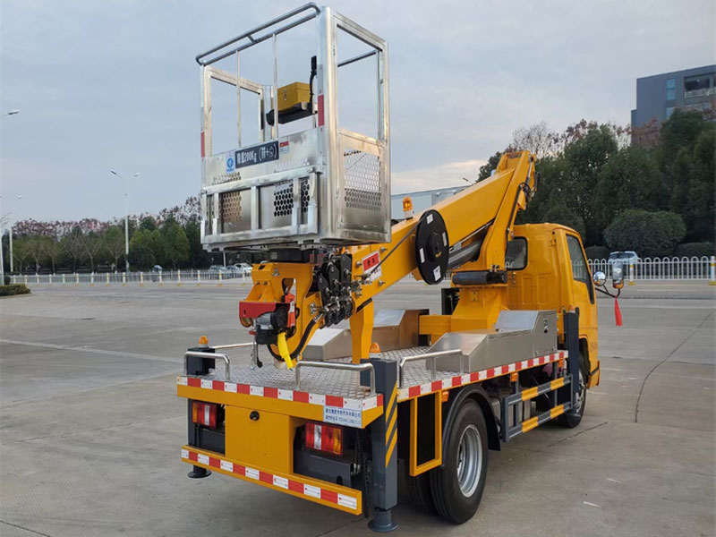 藍牌江鈴24米直臂高空作業(yè)車