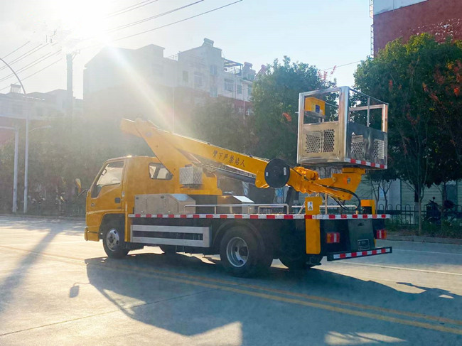 藍(lán)牌國(guó)六江淮康鈴21米直臂高空作業(yè)車