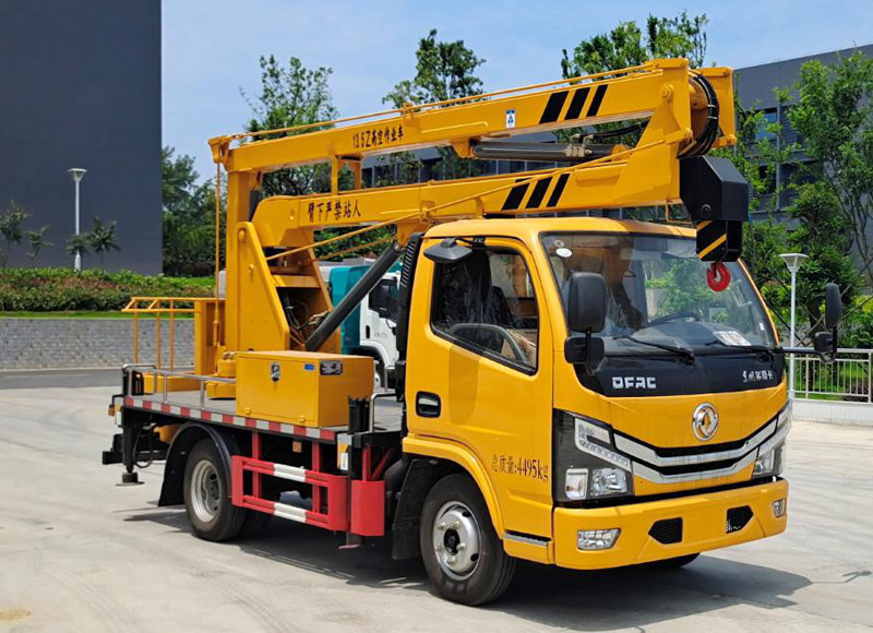 東風多利卡13.5米高空作業(yè)車