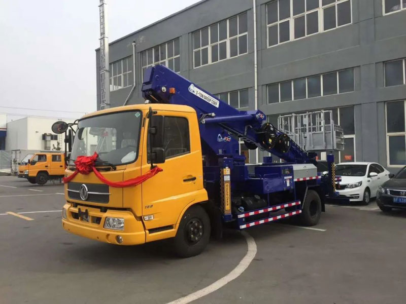 程力威高空作業(yè)車